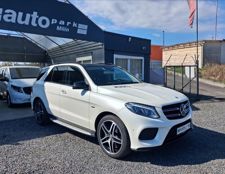 Mercedes-Benz GLE Kombi 3,0 l 270 kw