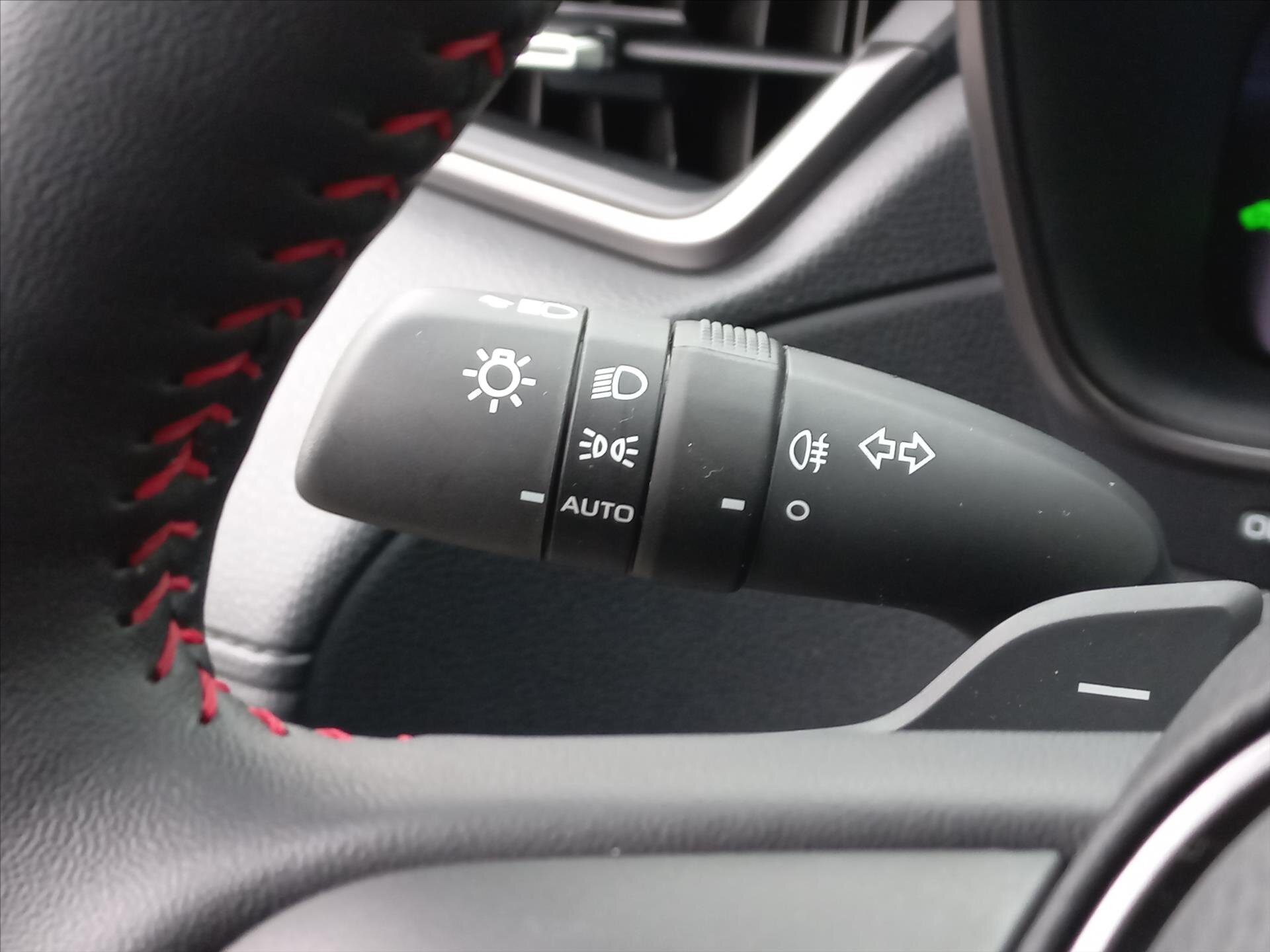 Toyota Corolla Cross CUV / Crossover 2,0 l 98 kw