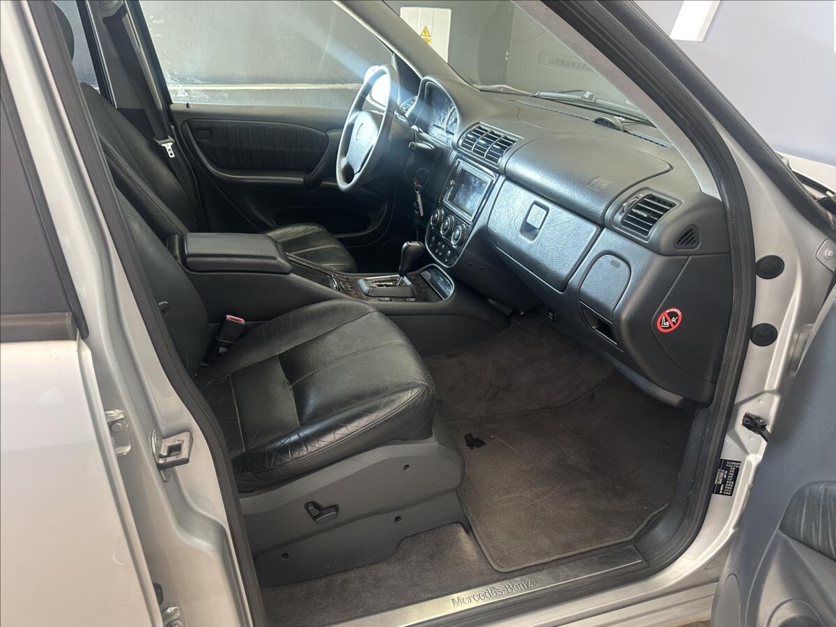 Mercedes-Benz Třídy M SUV 2,7 l 120 kw