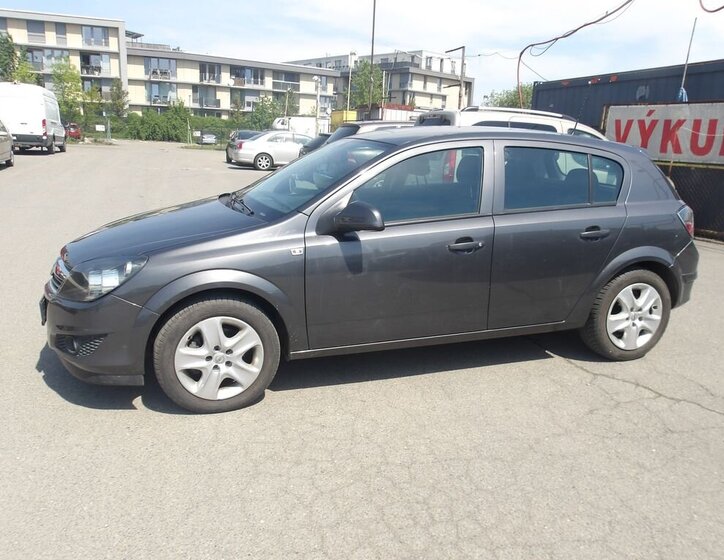 Opel Astra Hatchback 1,4 l 66 kw