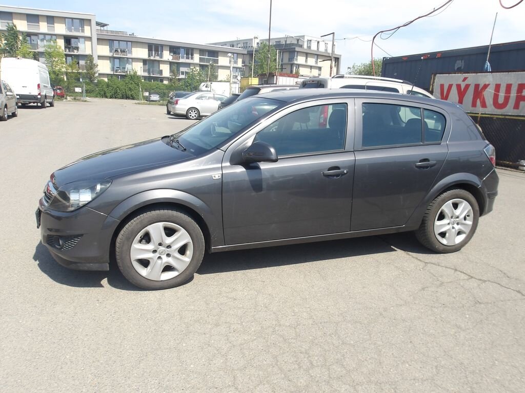 Opel Astra Hatchback 1,4 l 66 kw