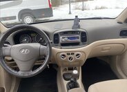 Hyundai Accent 14