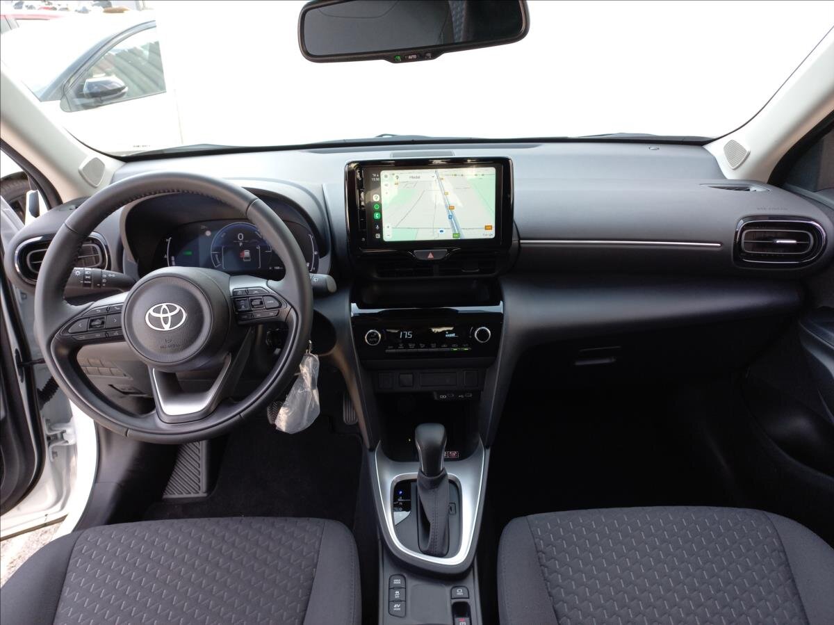 Toyota Yaris Cross CUV / Crossover 1,5 l 68 kw