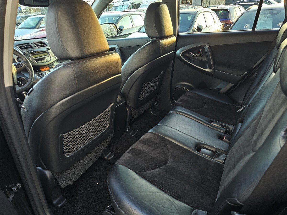 Toyota RAV4 Kombi 2,2 l 110 kw