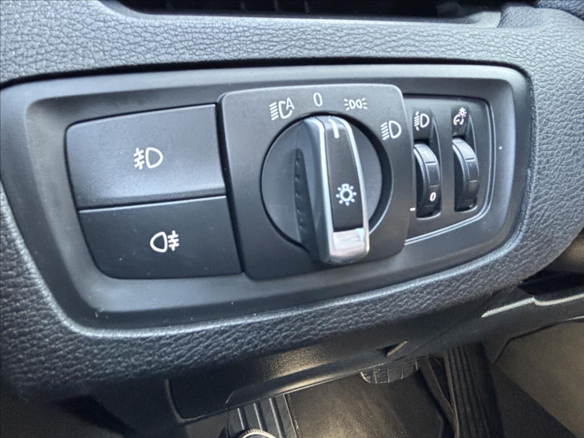 BMW X1 Kombi 1,5 l 100 kw