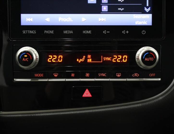 Mitsubishi Outlander 13