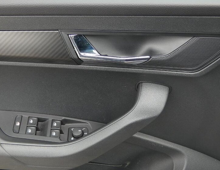 Škoda Karoq SUV / Terénní 2,0 l 110 kw