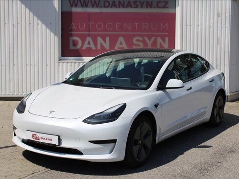 Tesla Model 3 Sedan / Limuzína 0,0 208 kw