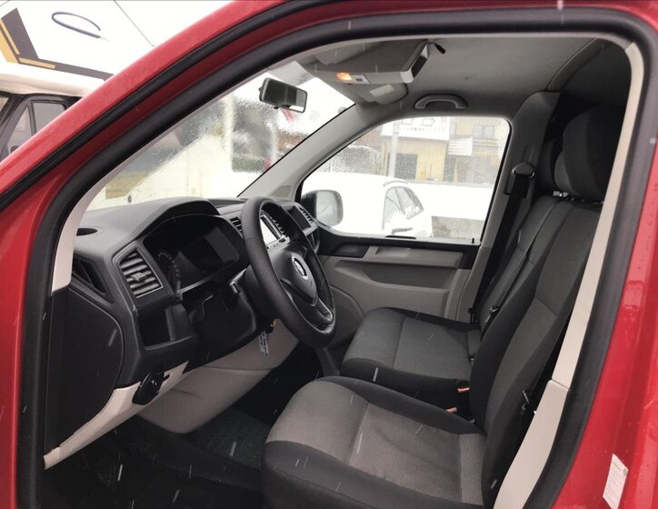 Volkswagen Transporter Kombi 2,0 l 62 kw