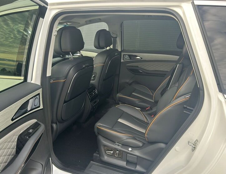 Dongfeng Ostatní MPV 1,5 l 180 kw