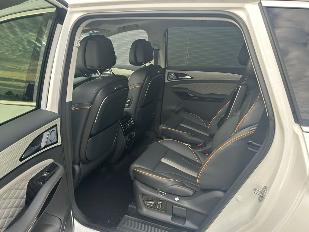 Dongfeng Ostatní MPV 1,5 l 180 kw