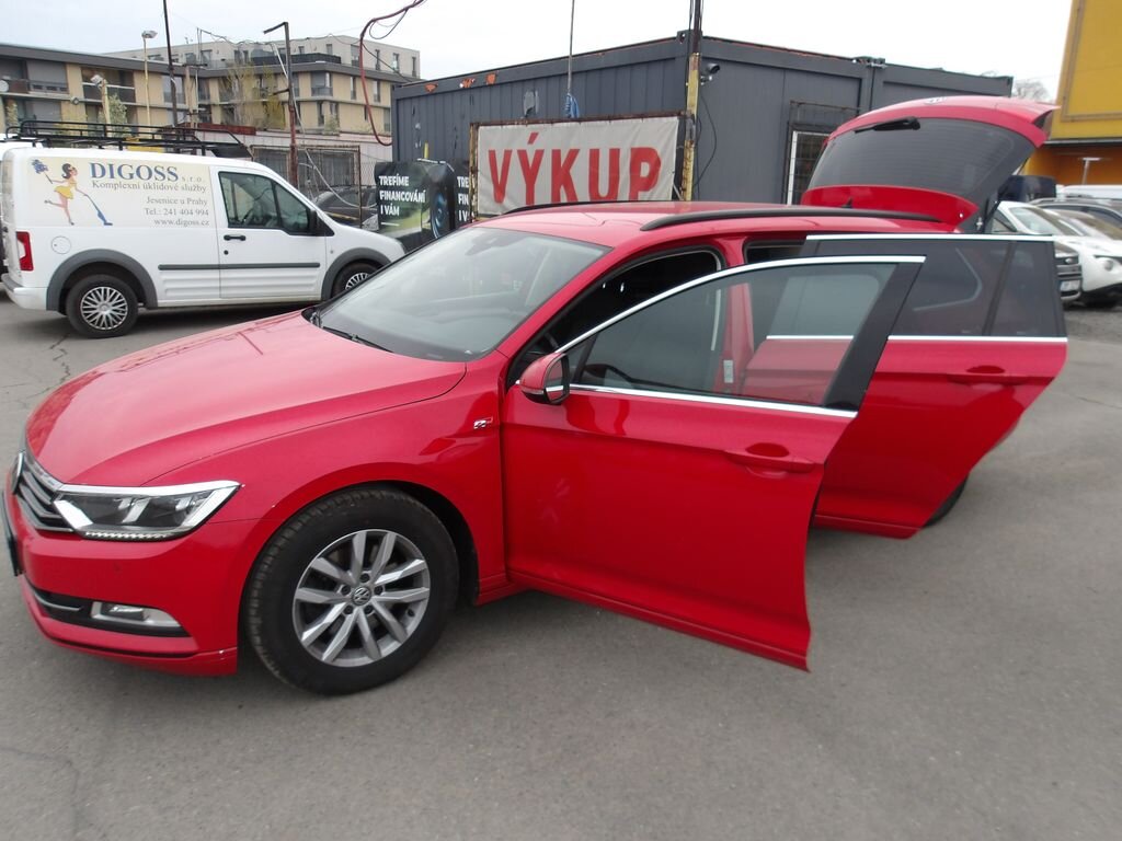 Volkswagen Passat Kombi 1,6 l 88 kw