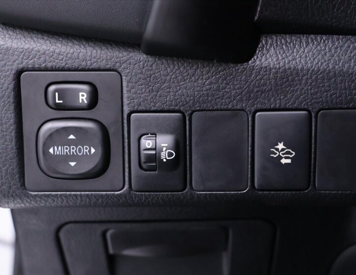 Toyota Corolla Sedan / Limuzína 1,6 l 97 kw