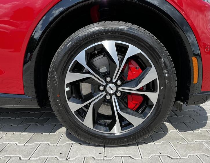 Ford Mustang Mach-E 4