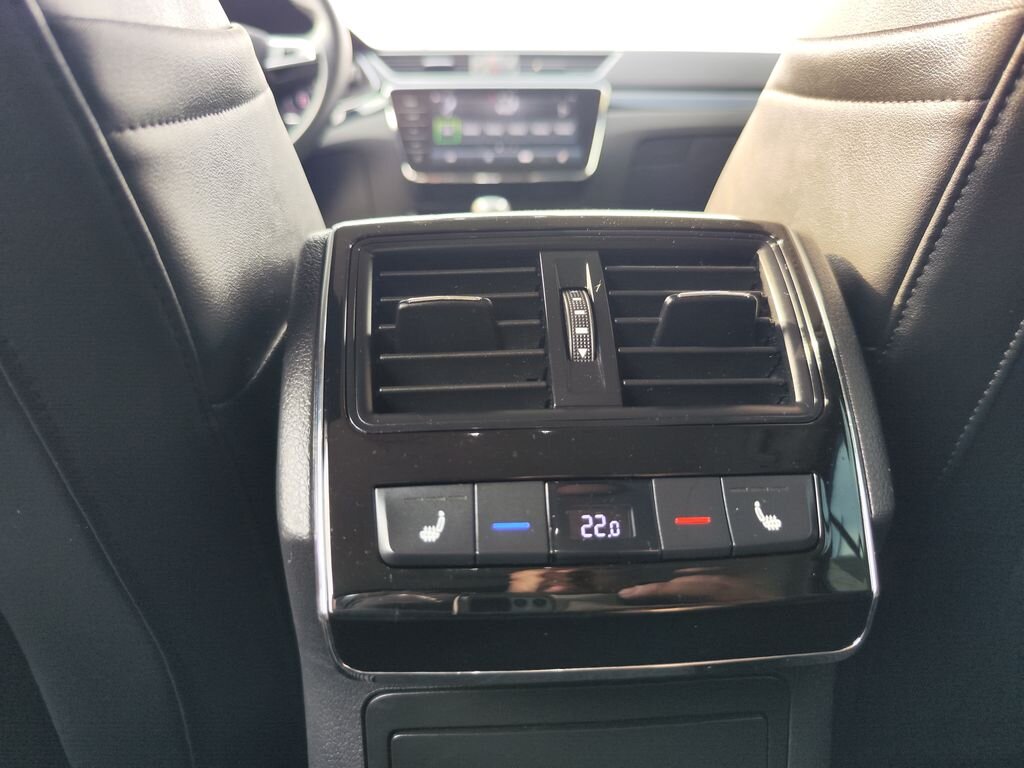 Škoda Superb Sedan / Limuzína 2,0 l 110 kw