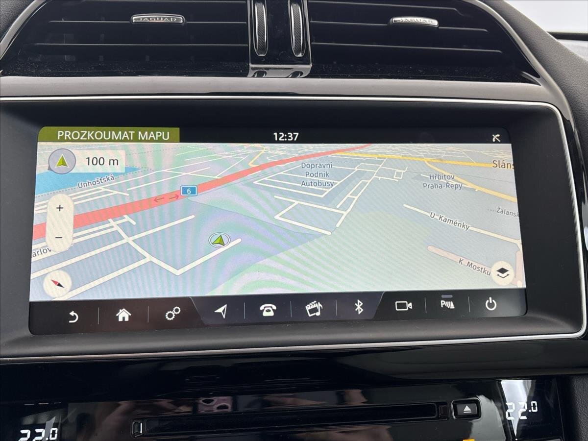 Jaguar F-Pace SUV / Terénní 2,0 l 132 kw