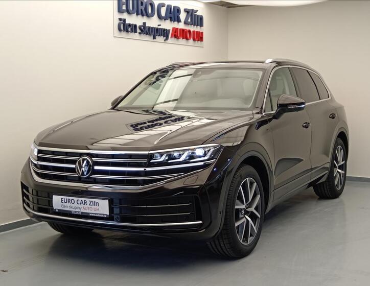 Volkswagen Touareg 1