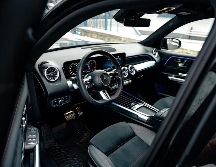 Mercedes-Benz GLB 12