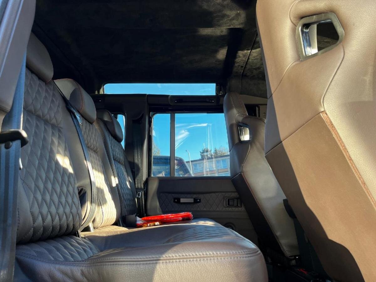 Land Rover Defender SUV / Terénní 2,2 l 90 kw