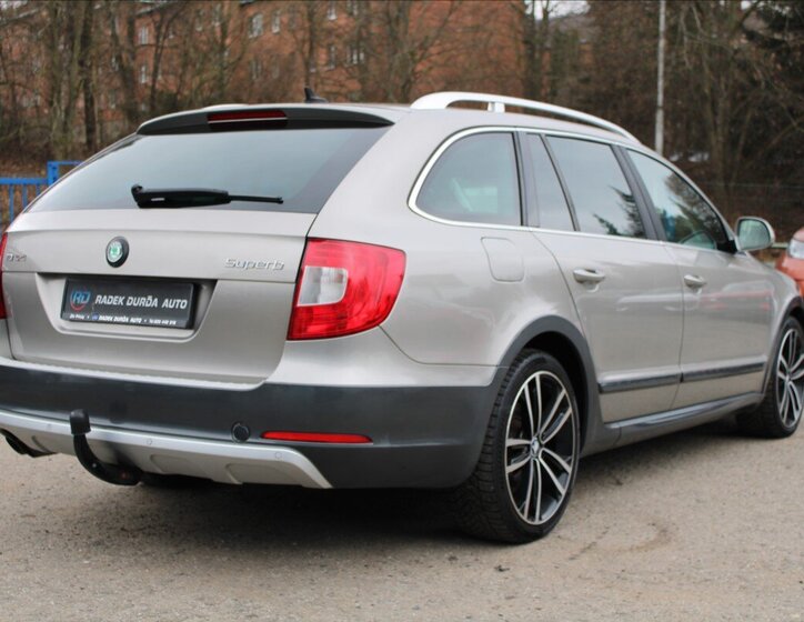Škoda Superb Kombi 2,0 l 103 kw