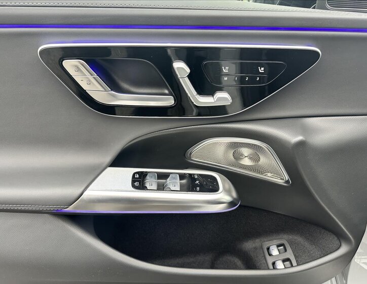 Mercedes-Benz Třídy E 12