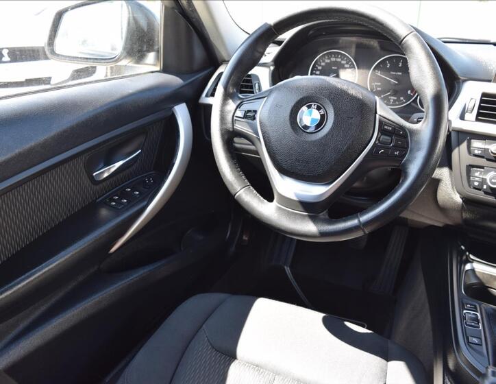 BMW Řada 3 28