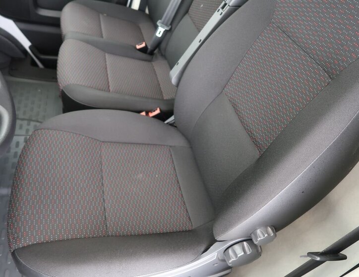 Opel Movano Skříň 2,2 l 103 kw