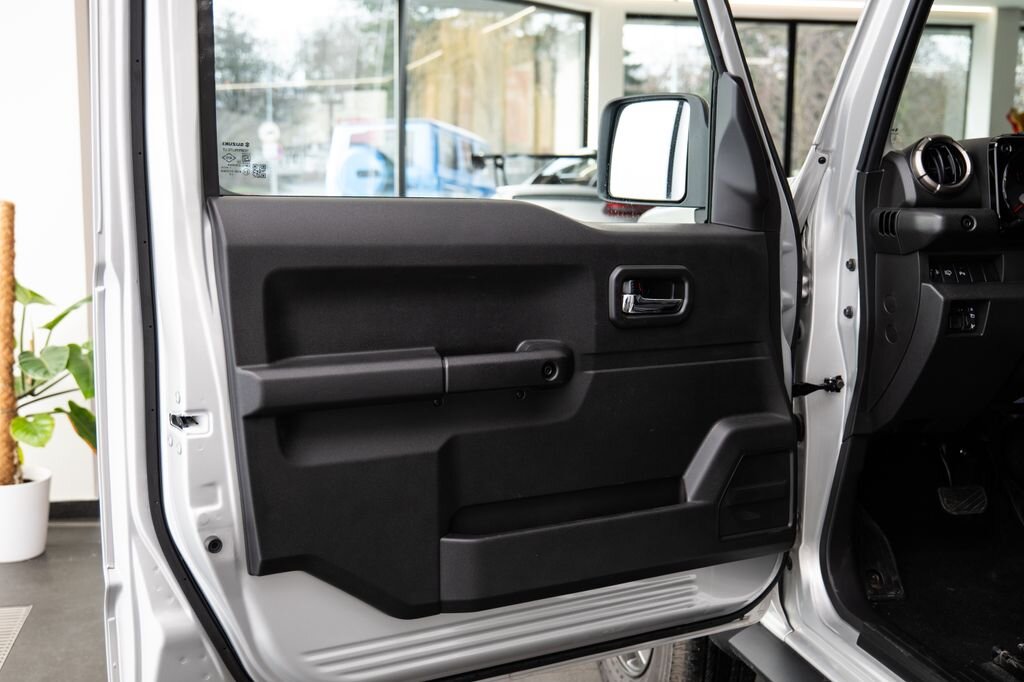 Suzuki Jimny SUV 1,5 l 75 kw