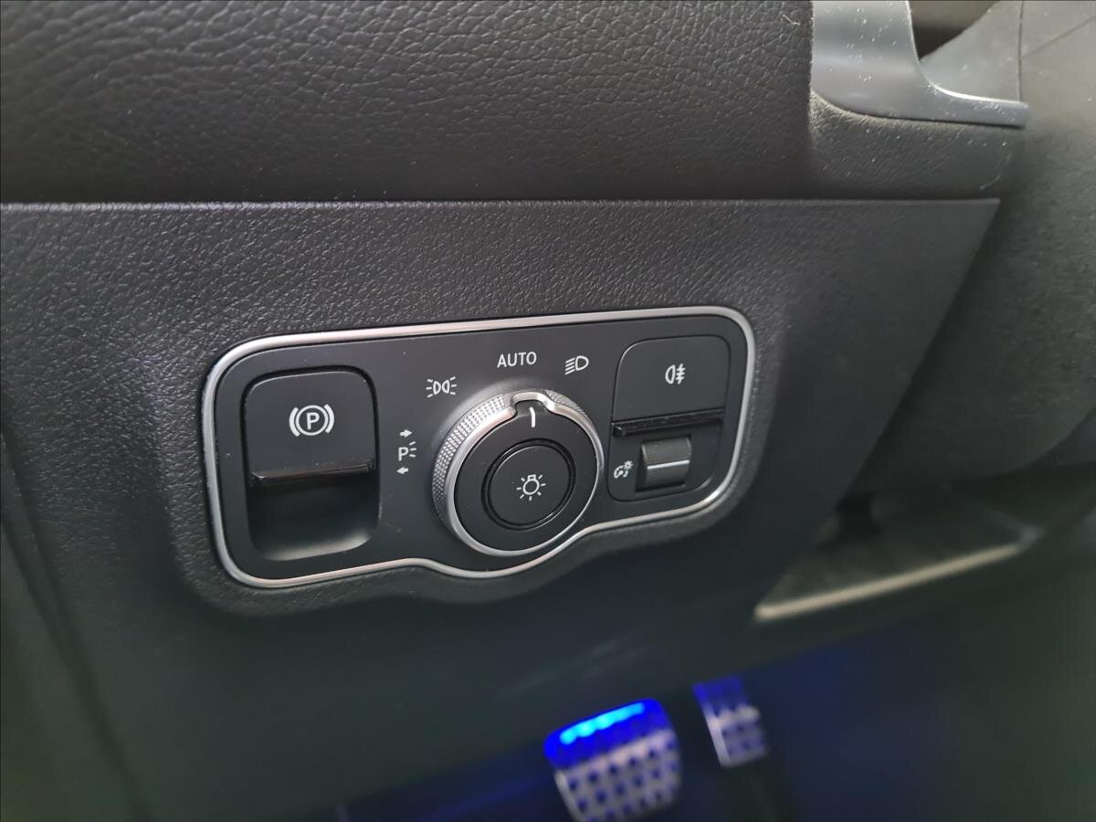 Mercedes-Benz GLB SUV 1,3 l 120 kw