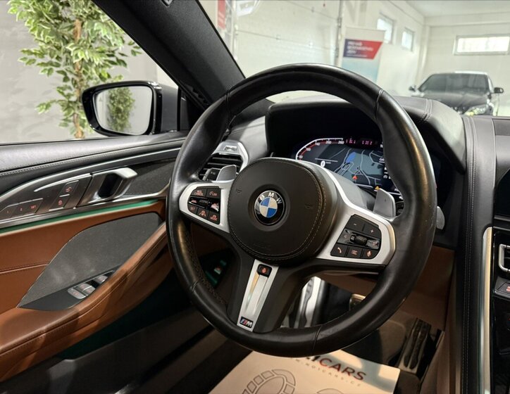 BMW Řada 8 27