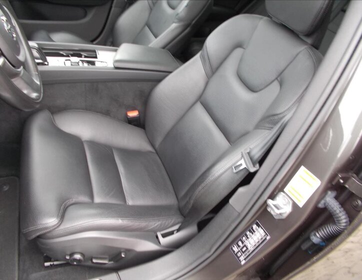 Volvo V60 Kombi 2,0 l 145 kw