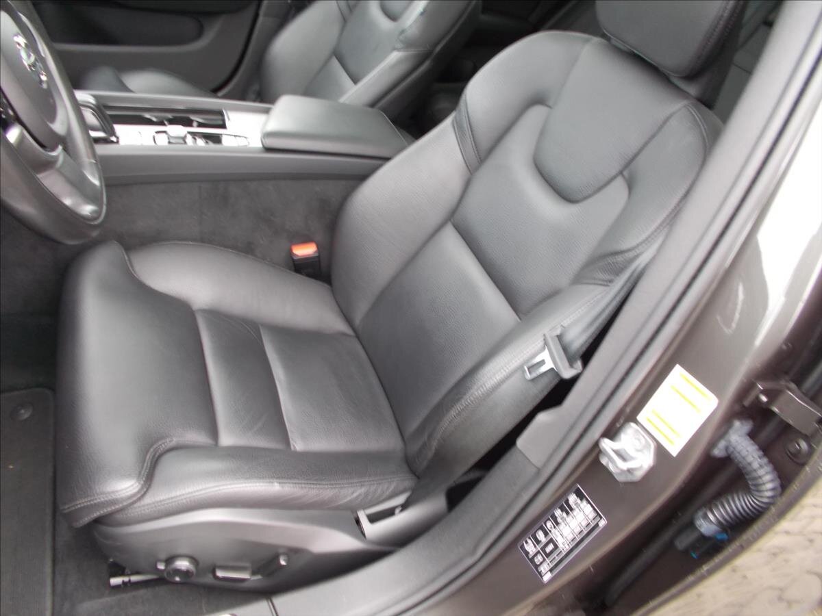 Volvo V60 Kombi 2,0 l 145 kw