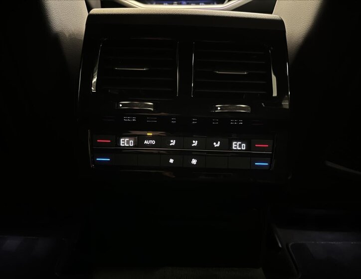 Volkswagen Touareg SUV 3,0 l 210 kw