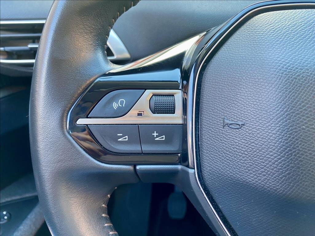 Peugeot 3008 SUV 1,2 l 96 kw