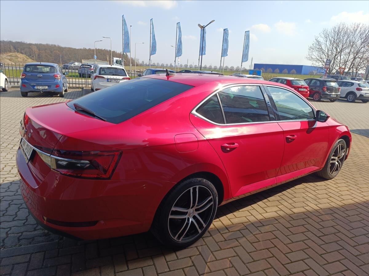 Škoda Superb Liftback 2,0 l 110 kw