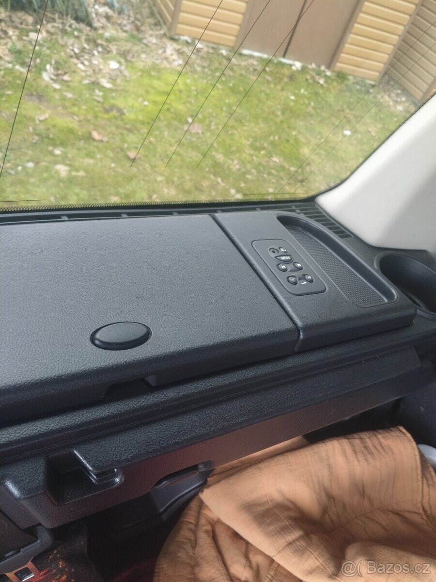 Land Rover Discovery SUV / Terénní 0,0 140 kw