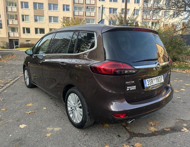 Opel Zafira 4