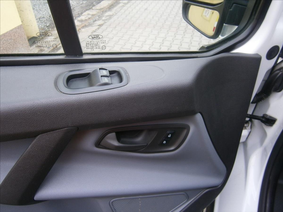 Ford Transit Custom Kombi 2,2 l 74 kw