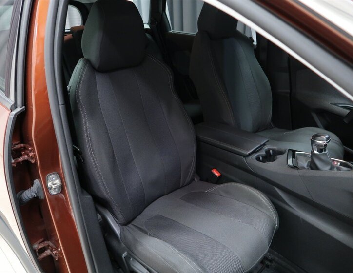 Peugeot 5008 MPV 1,5 l 96 kw