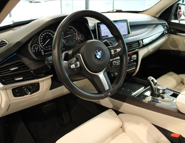 BMW X5 SUV / Terénní 3,0 l 230 kw