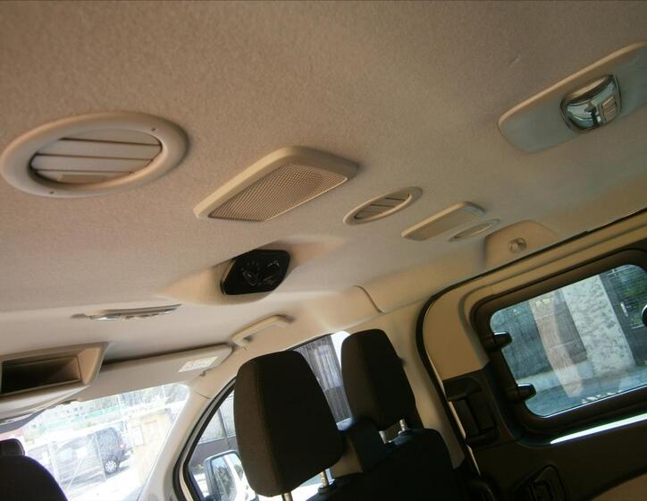 Ford Tourneo Custom 12