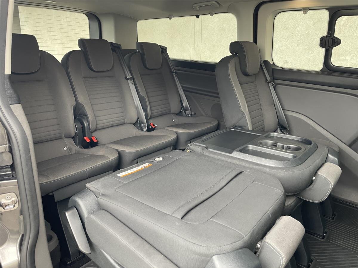 Ford Tourneo Custom MPV 2,0 l 136 kw