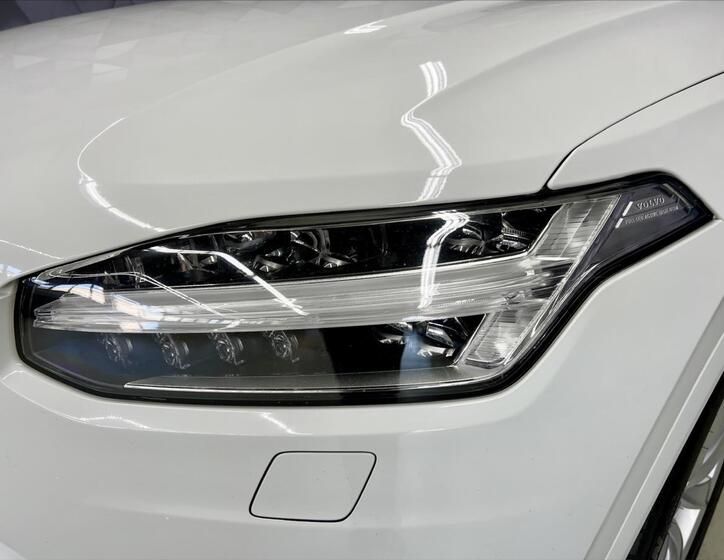 Volvo XC90 8