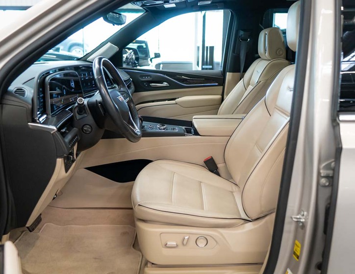 Cadillac Escalade 15