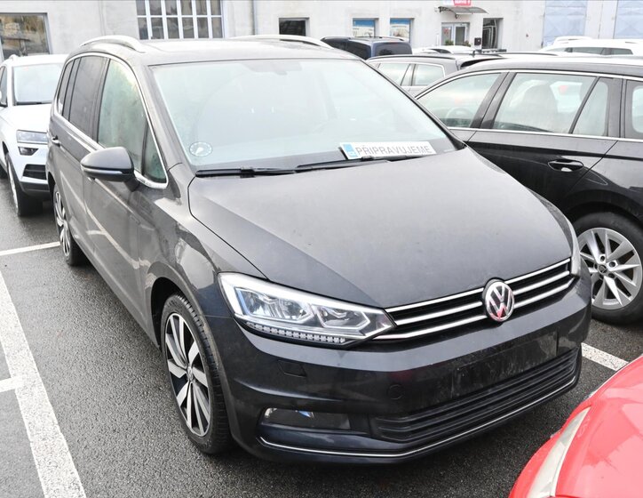 Volkswagen Touran 1