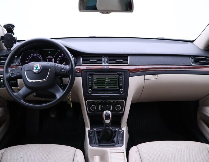 Škoda Superb 22