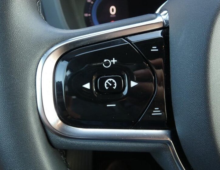 Volvo XC60 SUV / Terénní 2,0 l 145 kw