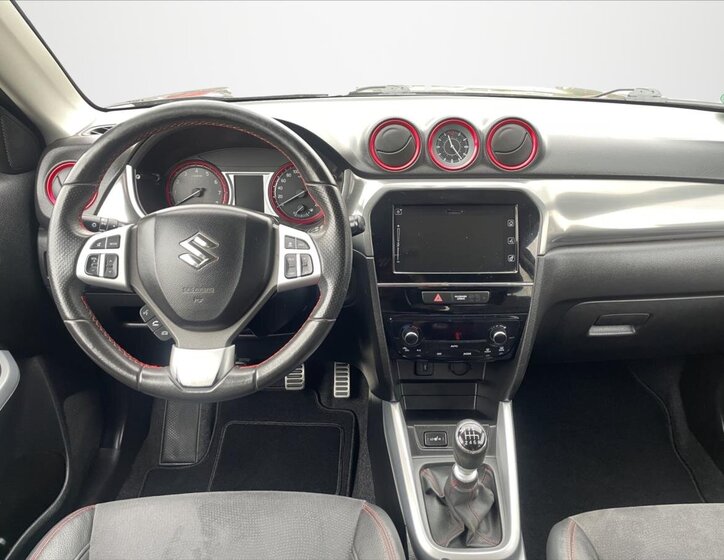 Suzuki Vitara SUV 1,4 l 103 kw