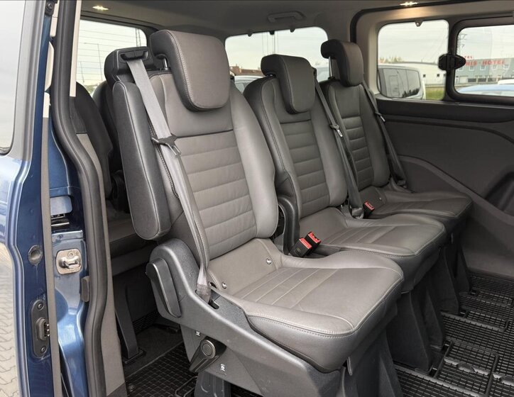 Ford Tourneo Custom MPV 2,0 l 136 kw