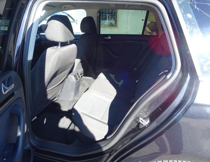 Volkswagen Golf Kombi 2,0 l 103 kw